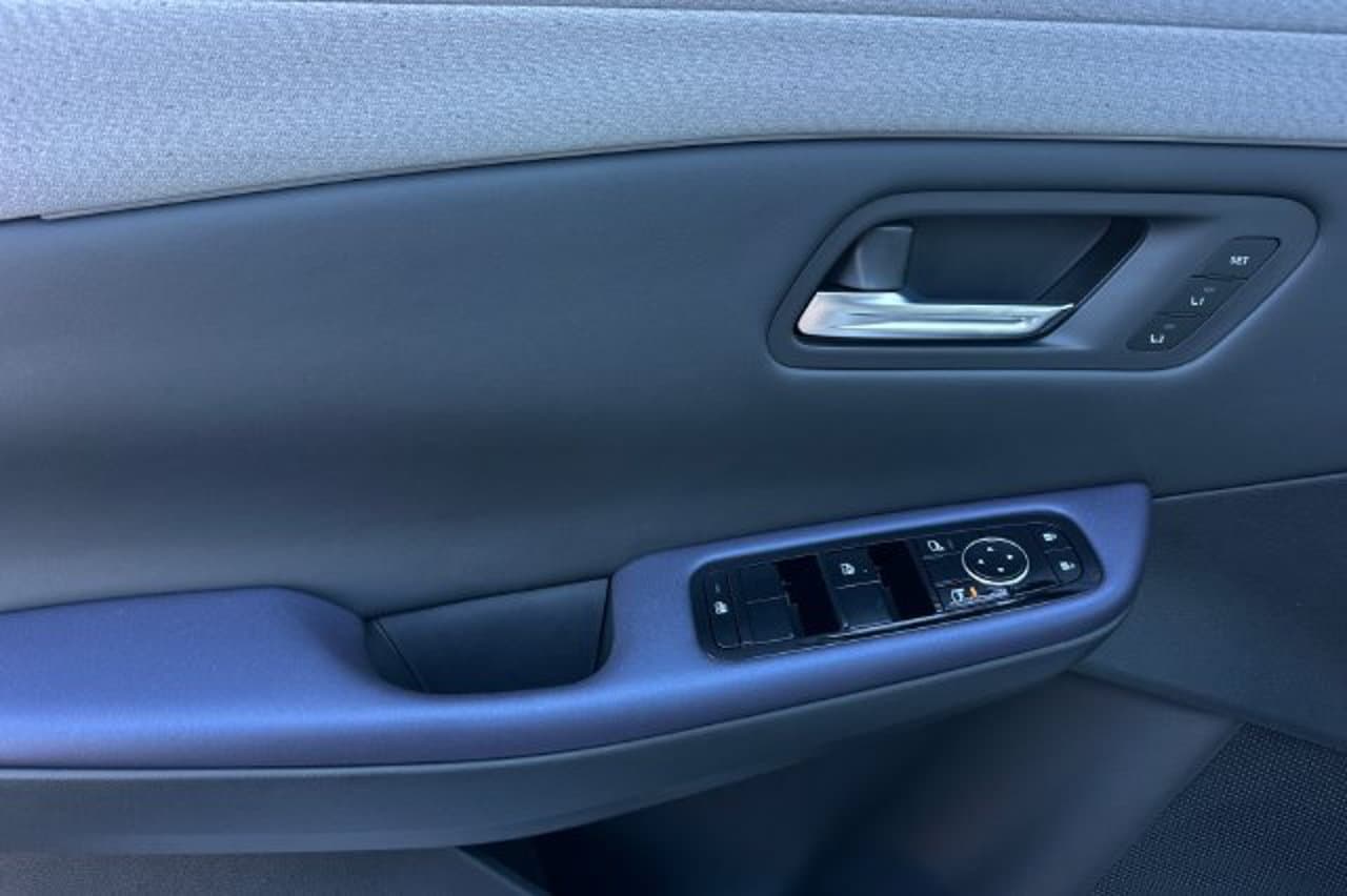 2026 Nissan LEAF PLATINUM+ 8