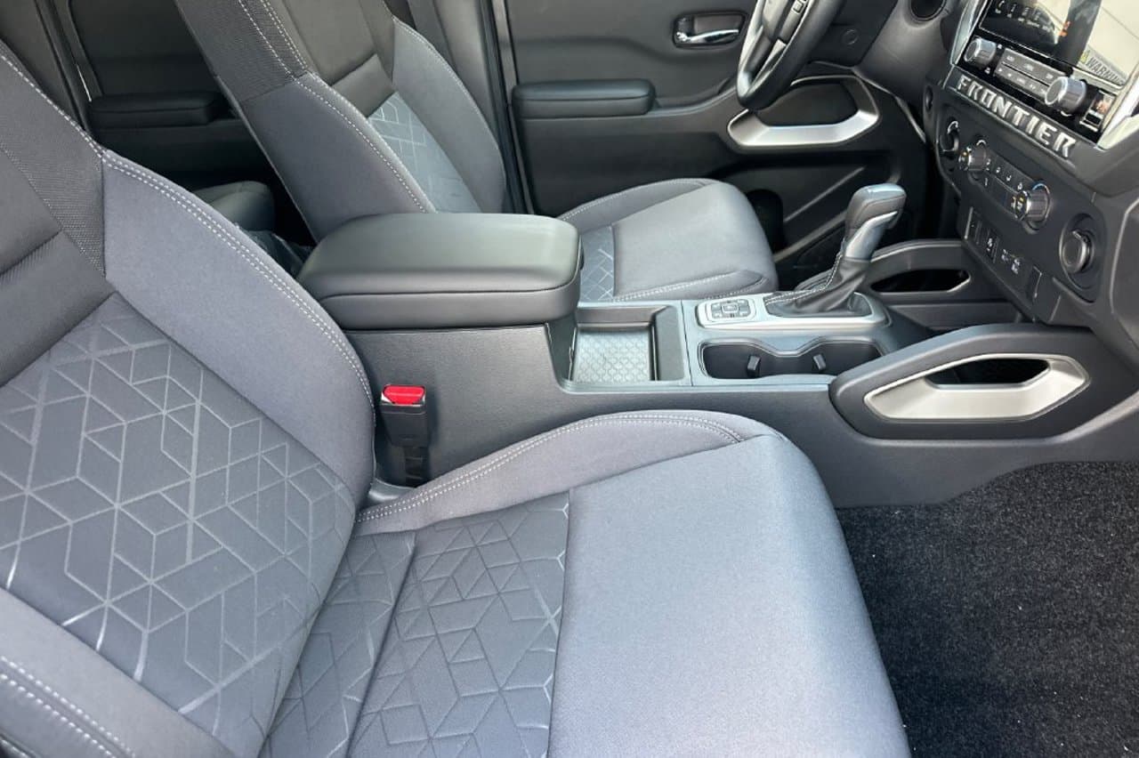 2026 Nissan Frontier SV 12