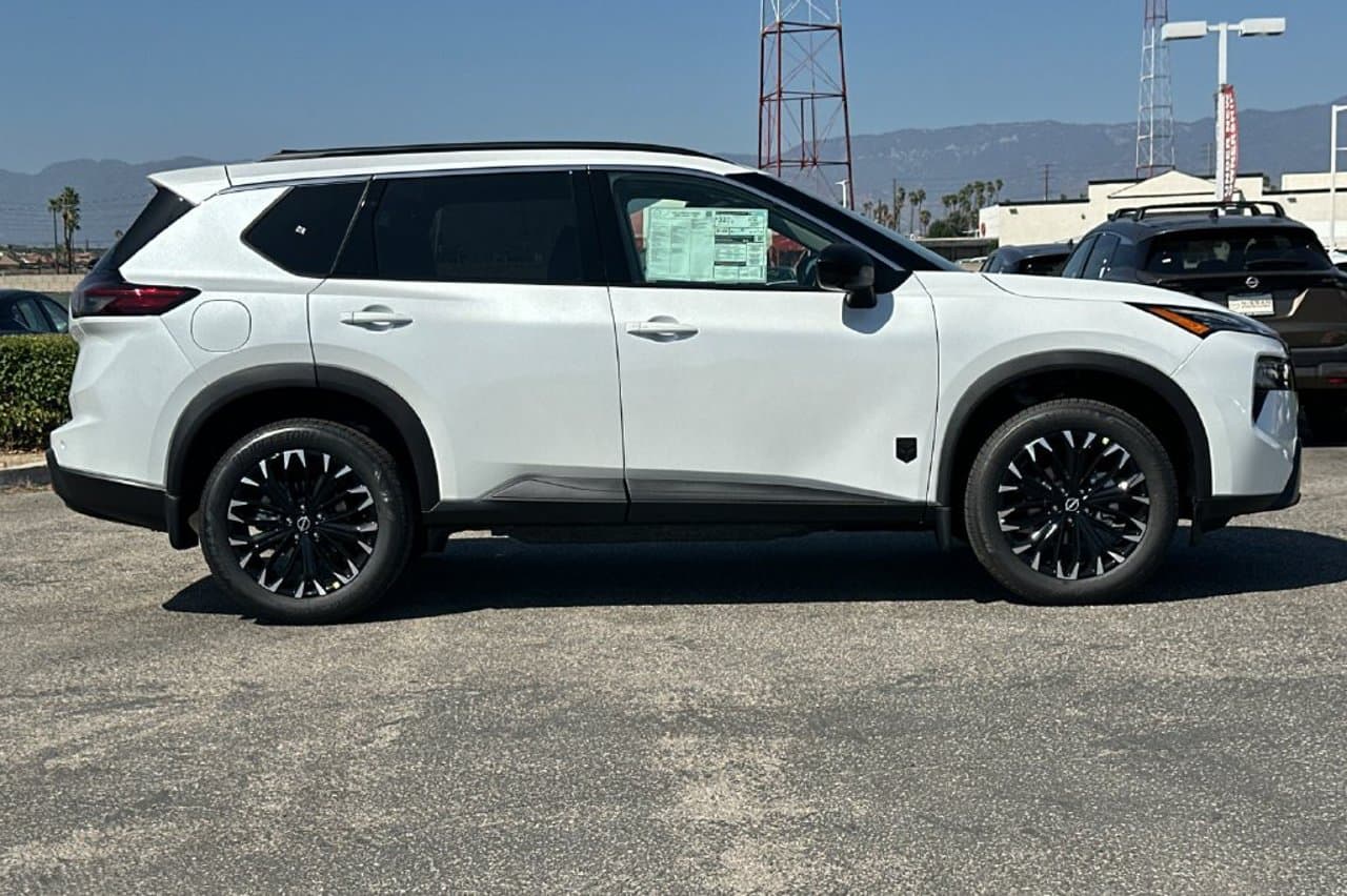 2026 Nissan Rogue Dark Armor 2