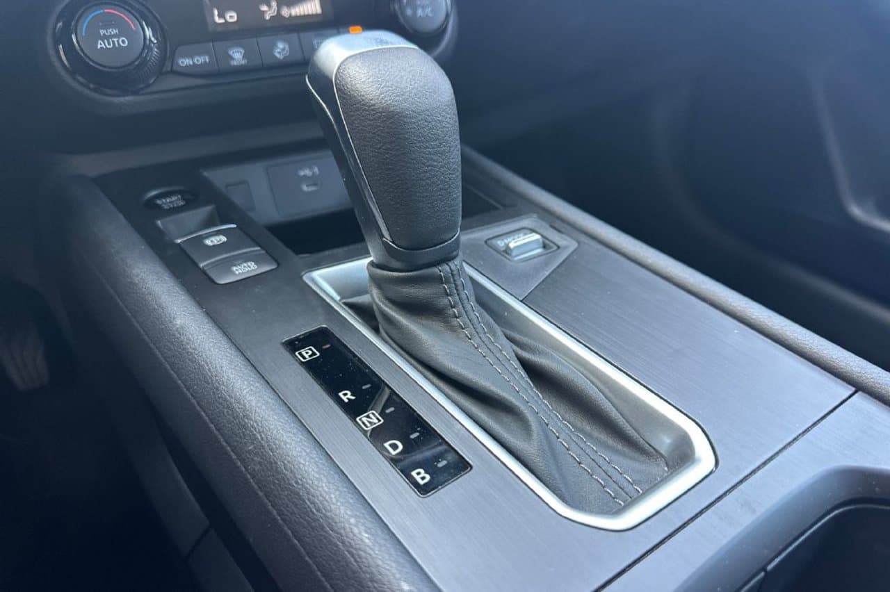 2026 Nissan Kicks SV 18