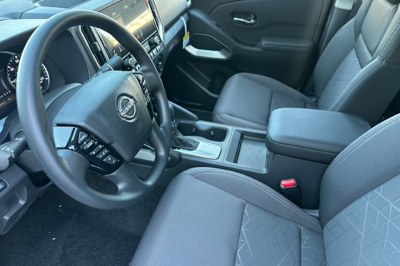 2027 Nissan Frontier SV 7