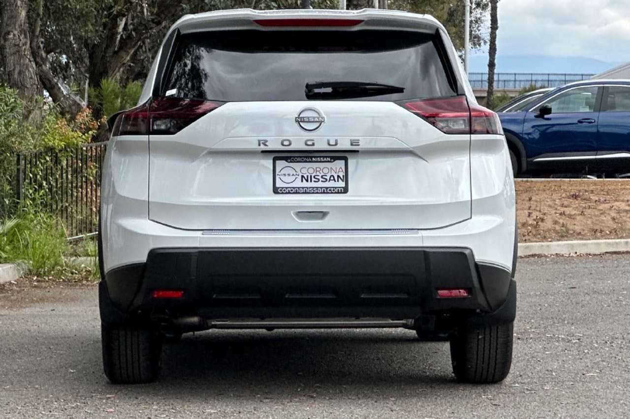 2026 Nissan Rogue SV 5