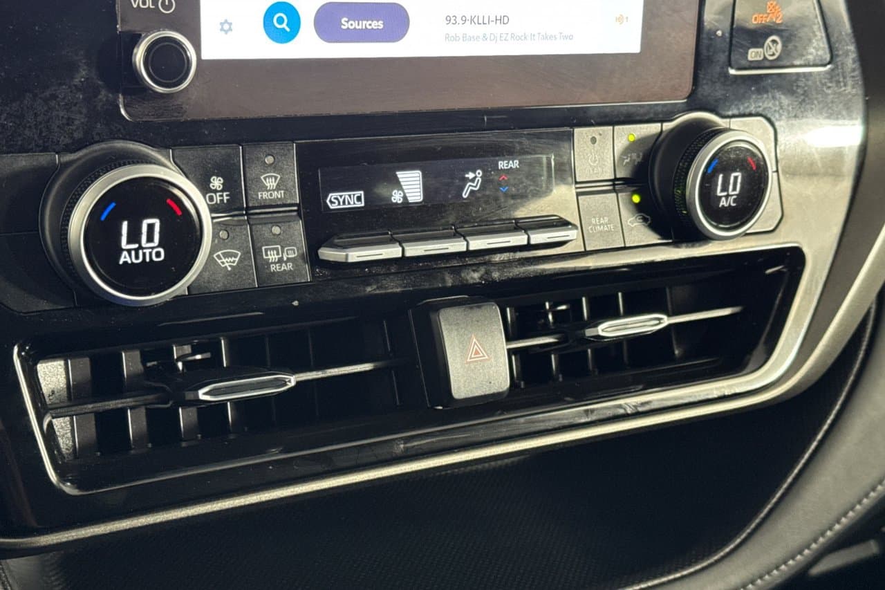 2024 Toyota Highlander LE 18