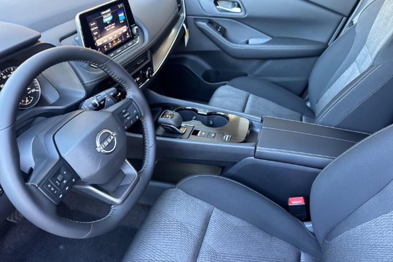 2026 Nissan Rogue SV 7