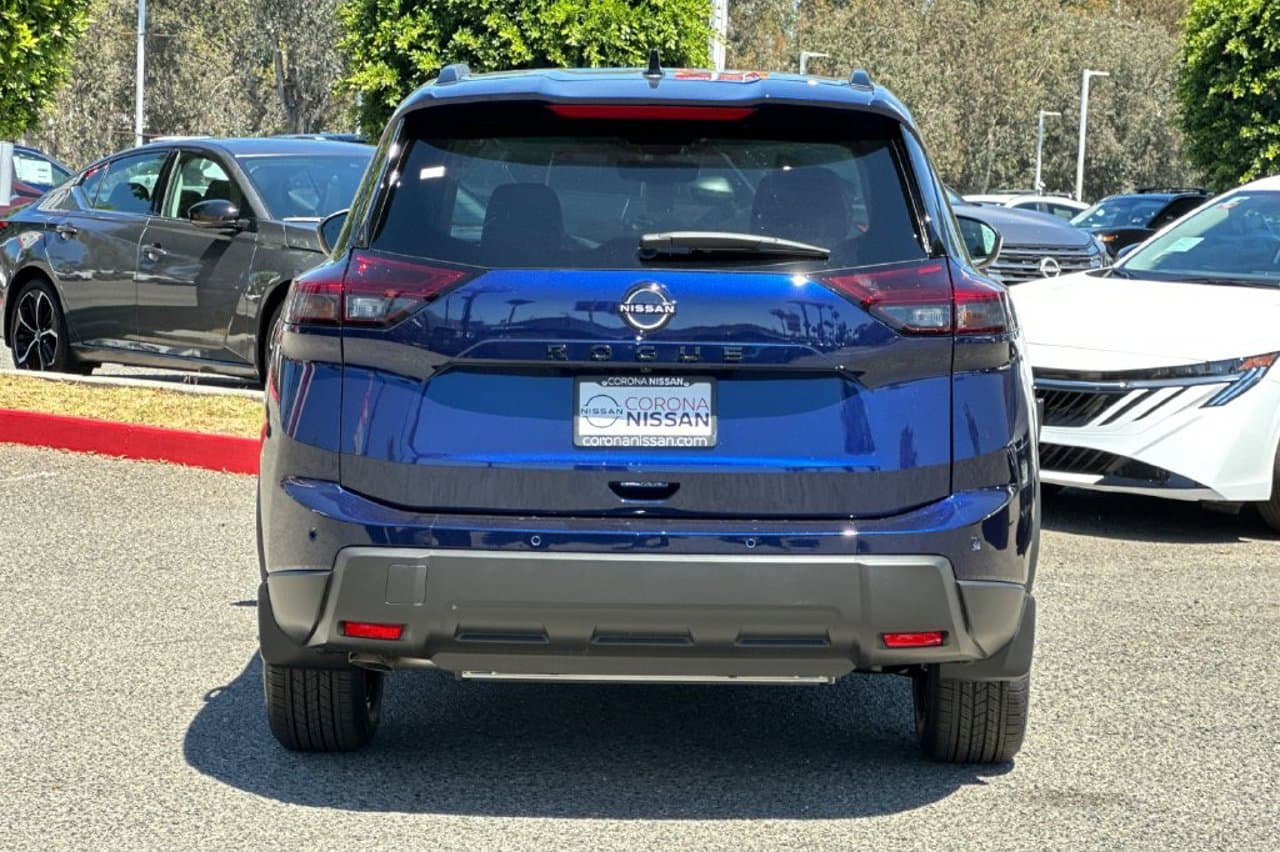 2026 Nissan Rogue Dark Armor 5
