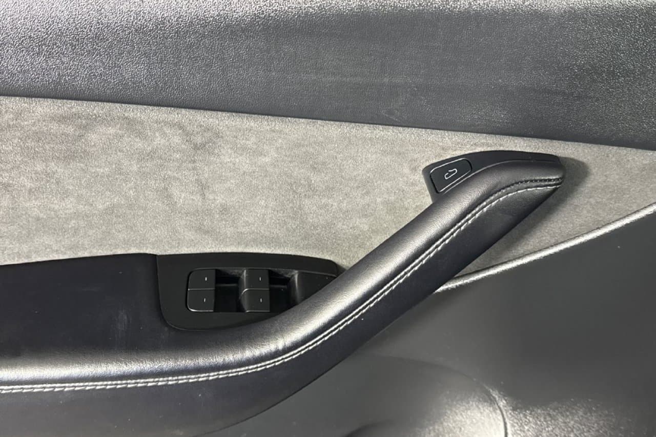 2022 Tesla Model Y Long Range 8