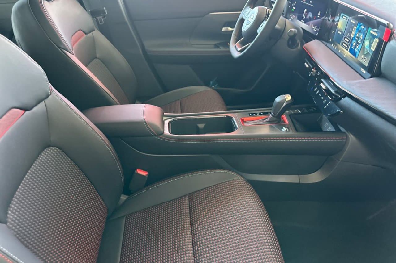 2027 Nissan Kicks SR 13
