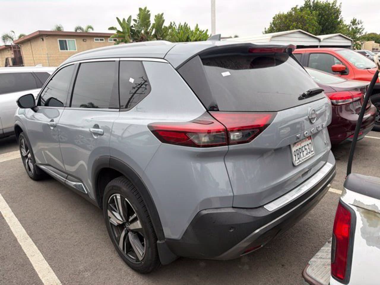 2022 Nissan Rogue SL 4