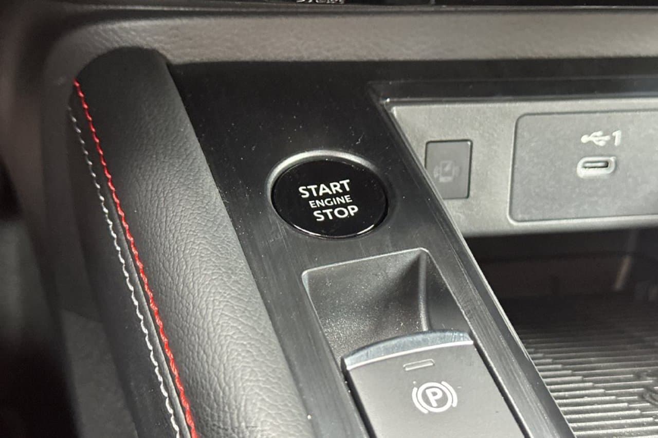 2027 Nissan Kicks SR 19