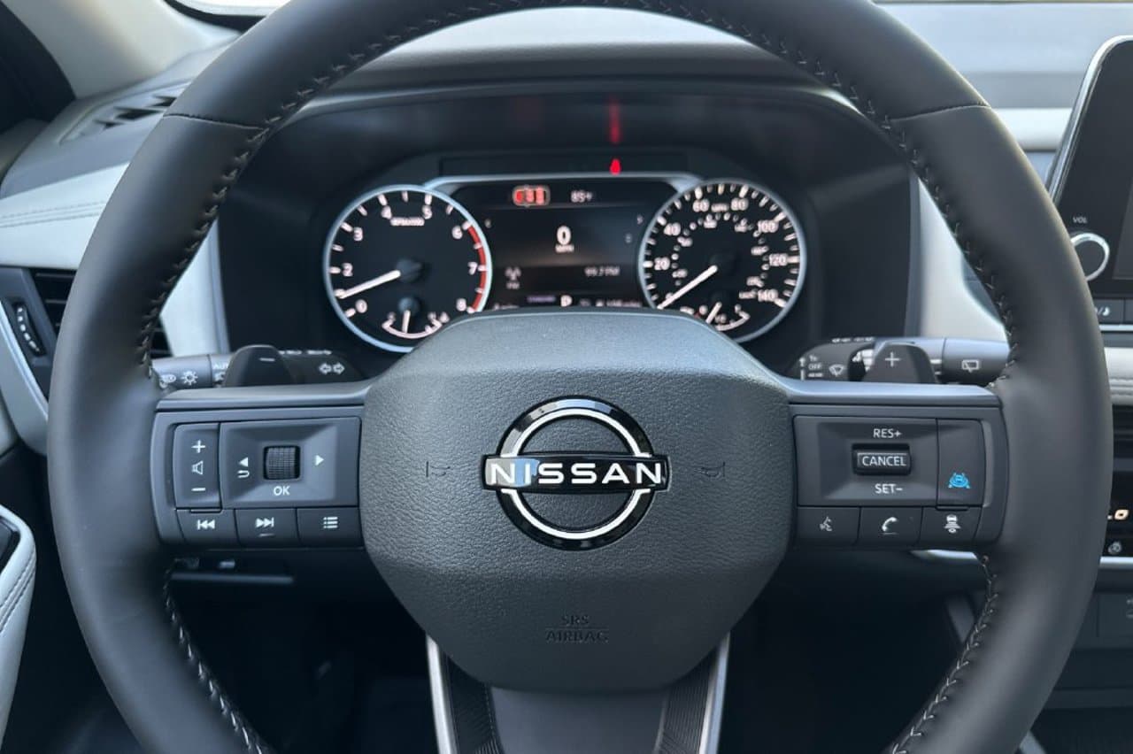 2026 Nissan Rogue Dark Armor 21