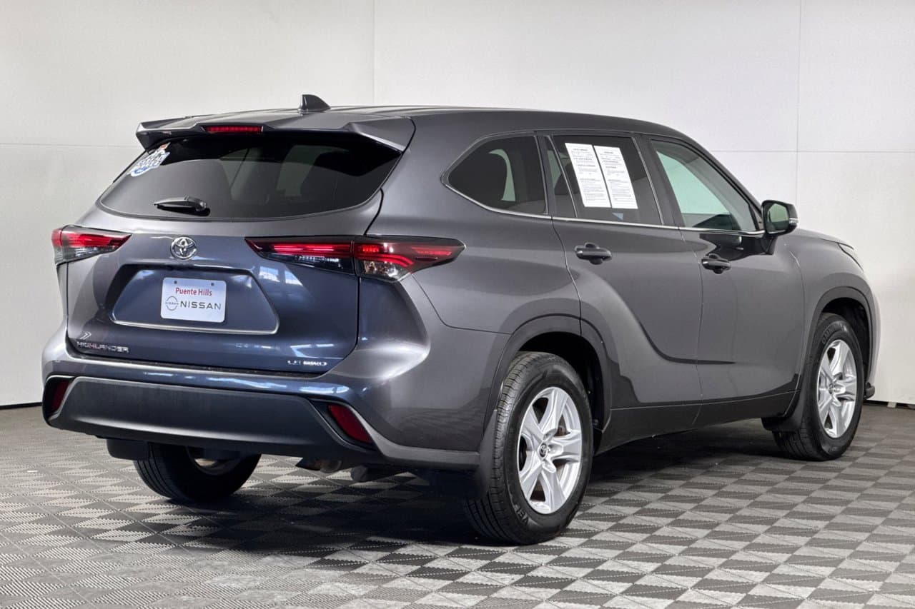 2024 Toyota Highlander LE 3
