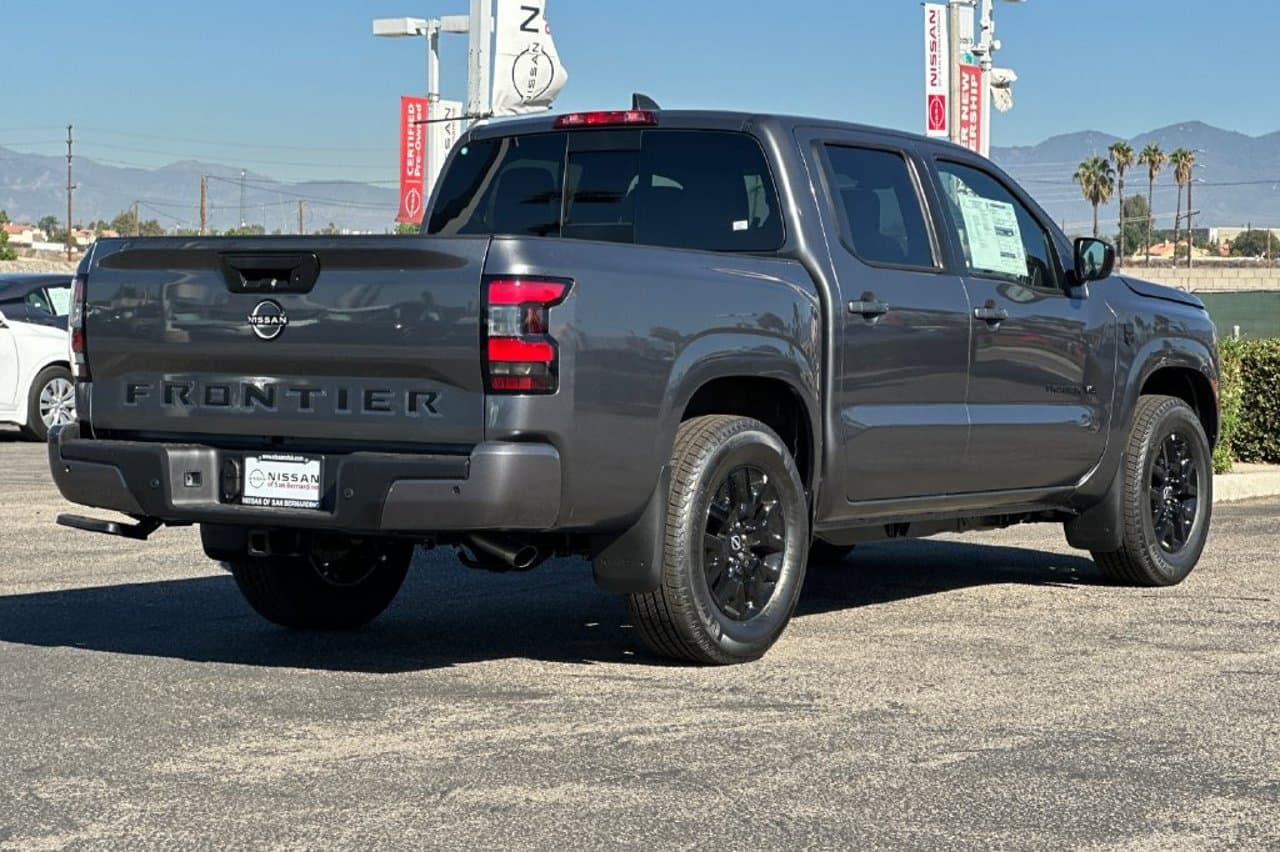 2027 Nissan Frontier SV 3