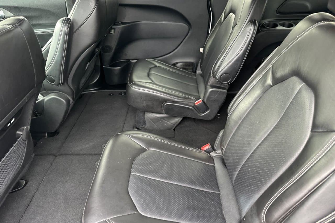 2025 Chrysler Pacifica Select 10