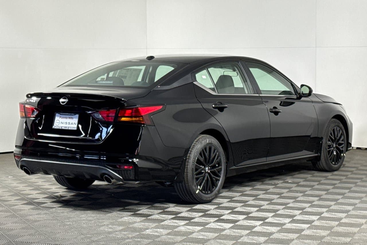 2026 Nissan Altima SV 3