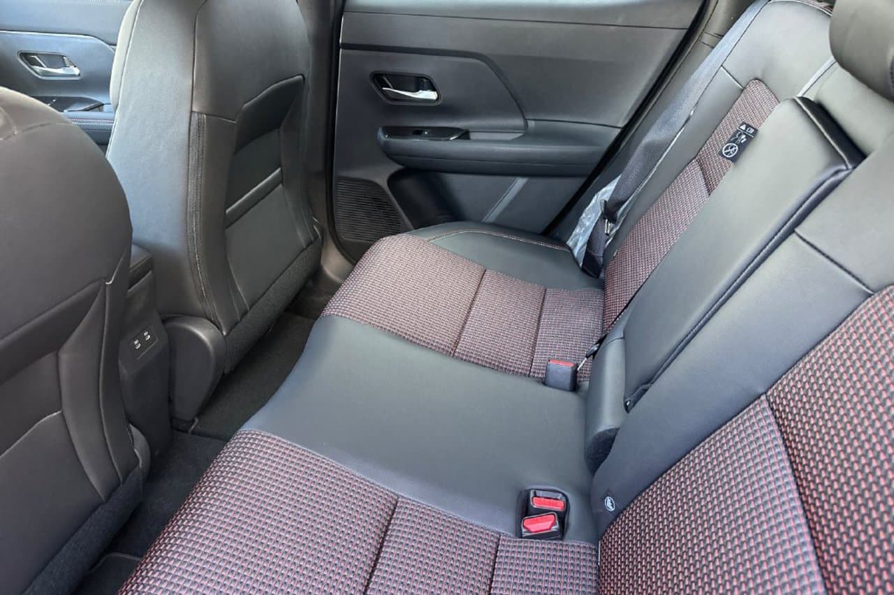 2027 Nissan Kicks SR 10