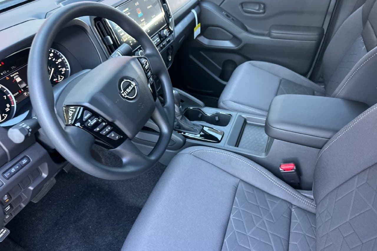 2027 Nissan Frontier SV 7
