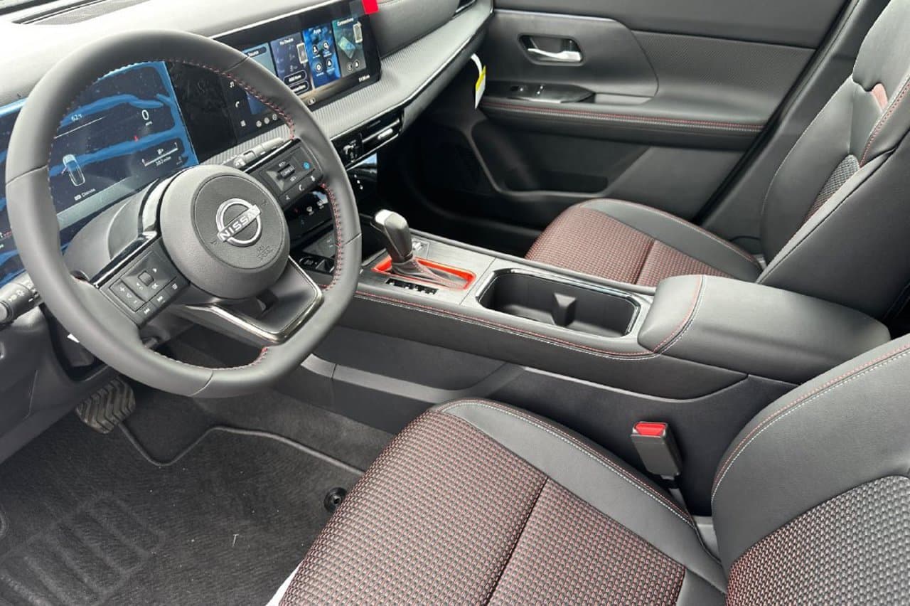 2027 Nissan Kicks SR 8