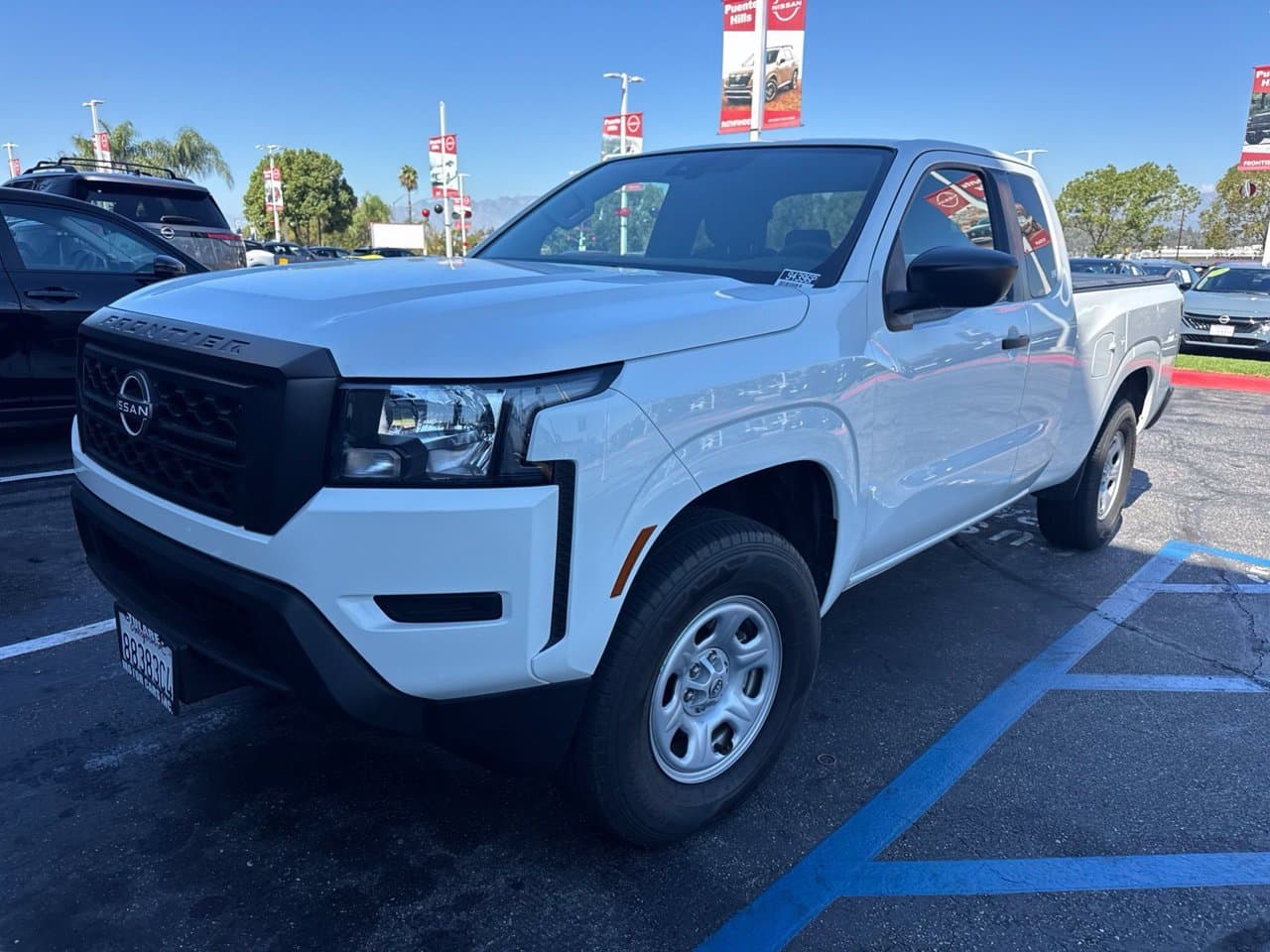 2023 Nissan Frontier S 2