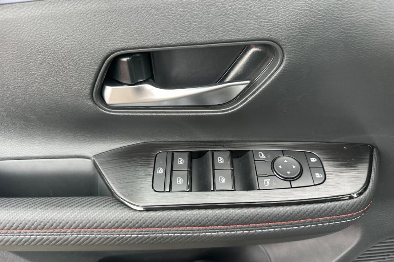 2027 Nissan Kicks SR 9