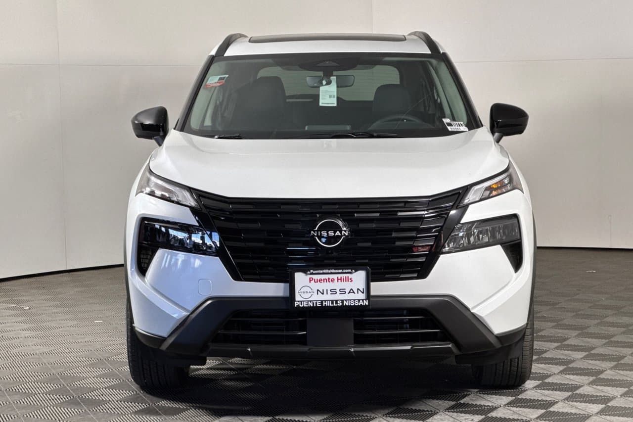 2026 Nissan Rogue Dark Armor 6