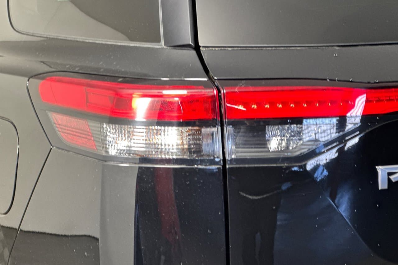 2024 Nissan Pathfinder S 24