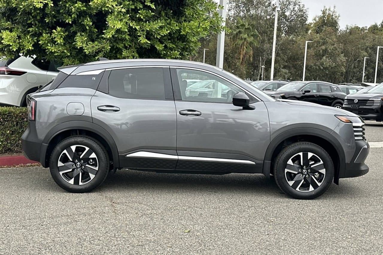 2027 Nissan Kicks SV 3