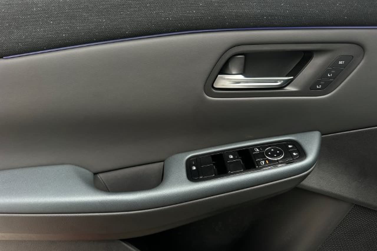 2026 Nissan LEAF PLATINUM+ 8