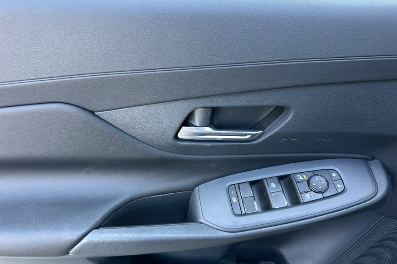 2027 Nissan Sentra SV 9