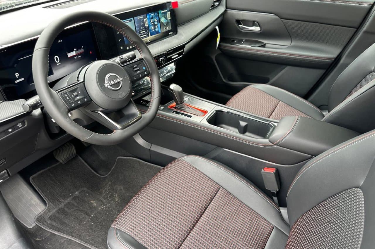 2027 Nissan Kicks SR 8