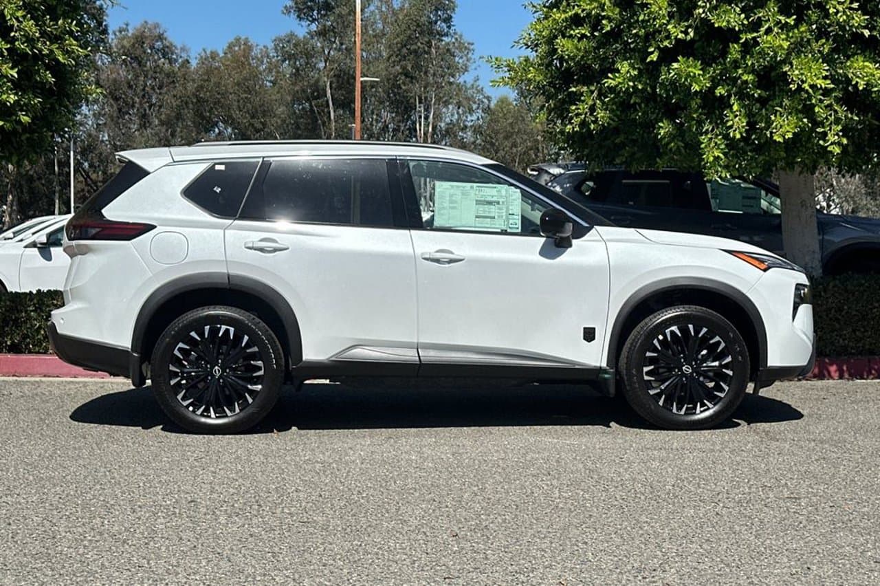 2026 Nissan Rogue Dark Armor 3