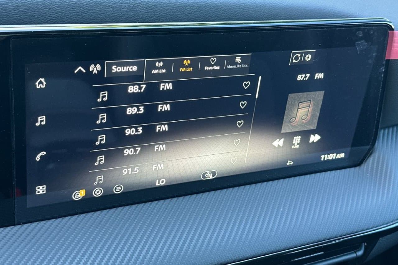 2026 Nissan Kicks SR 15