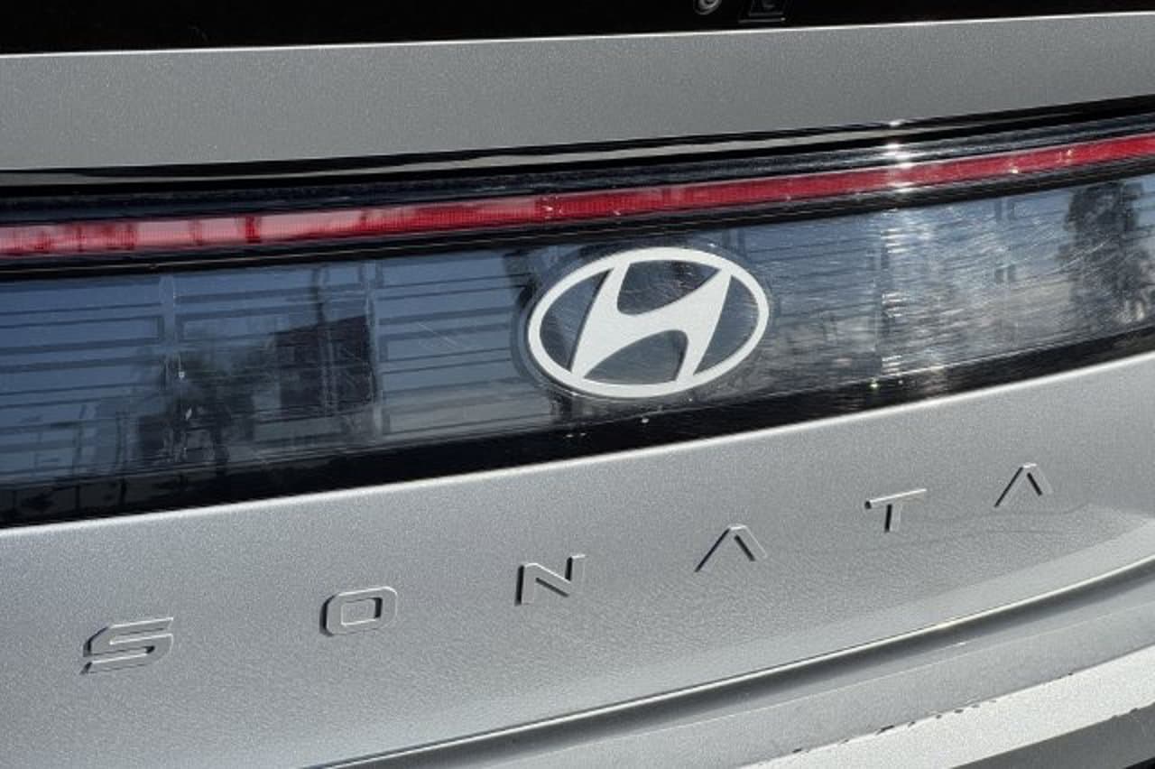 2025 Hyundai Sonata SEL 23