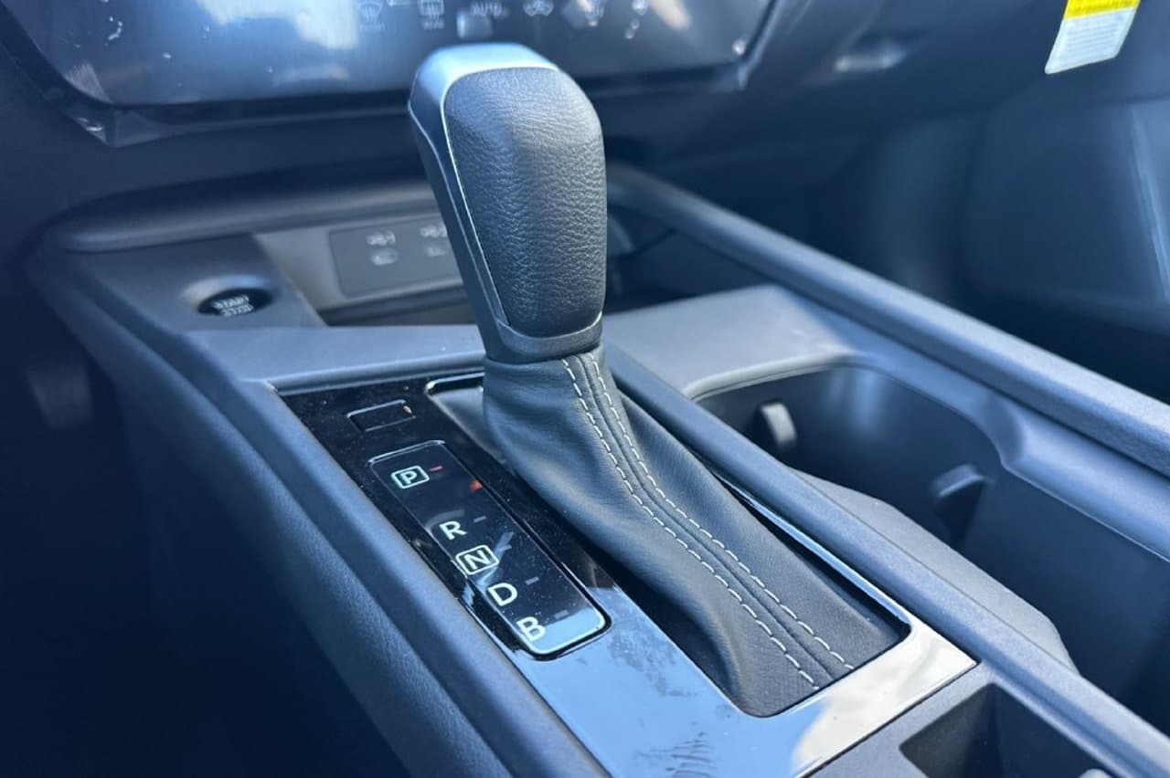 2027 Nissan Sentra SV 17