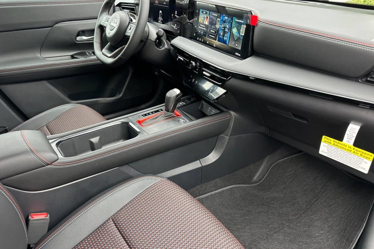 2027 Nissan Kicks SR 14