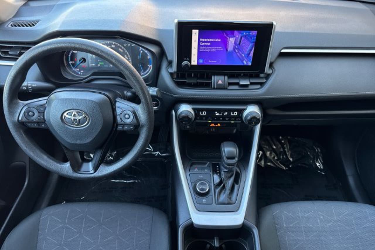 2025 Toyota RAV4 Hybrid XLE 11