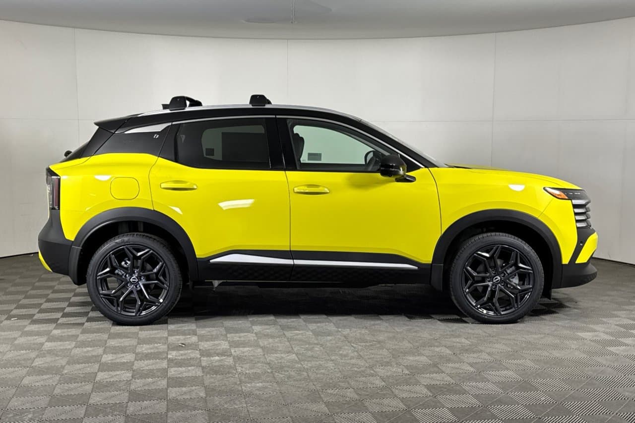 2026 Nissan Kicks SR 2