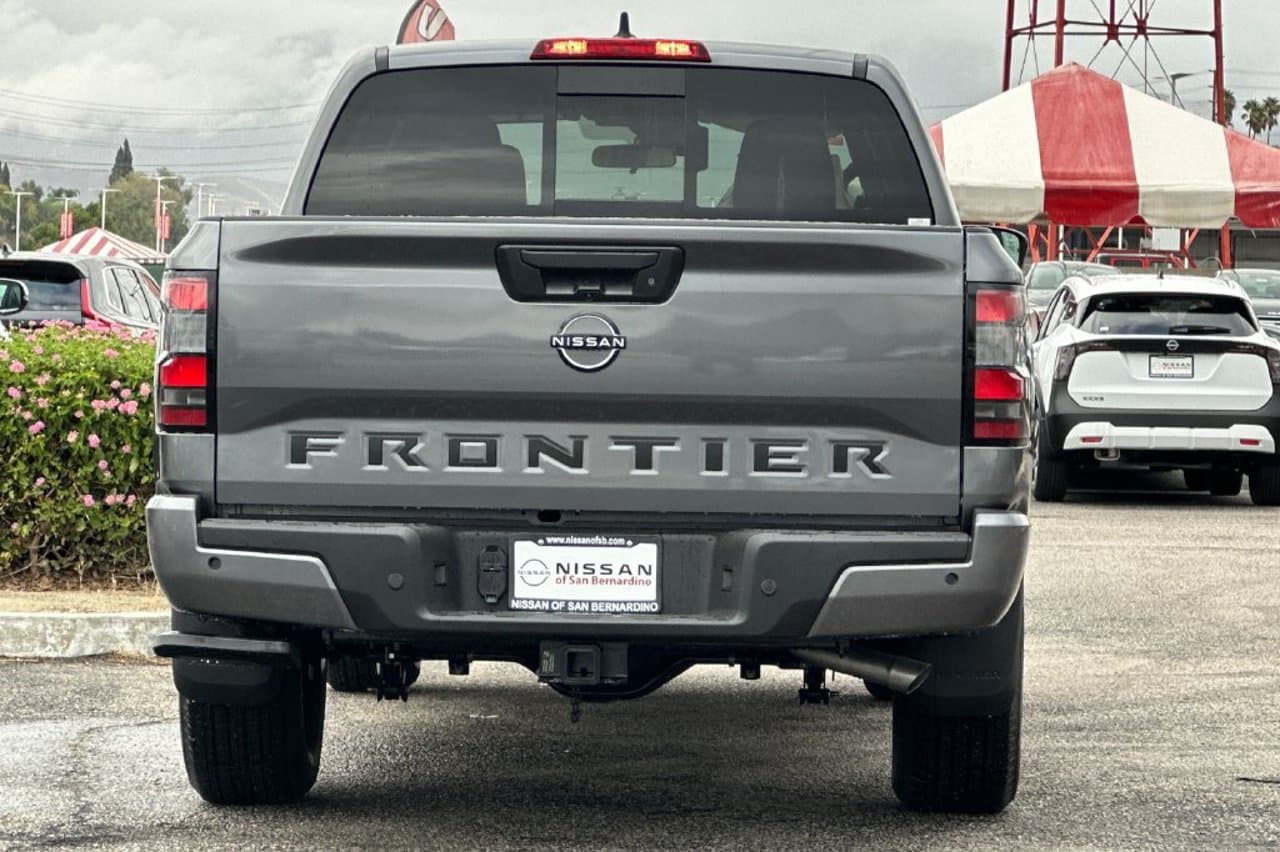 2027 Nissan Frontier SV 4