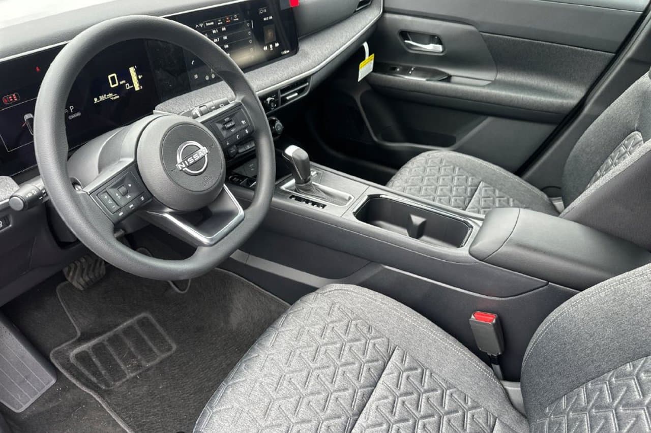 2027 Nissan Kicks SV 8