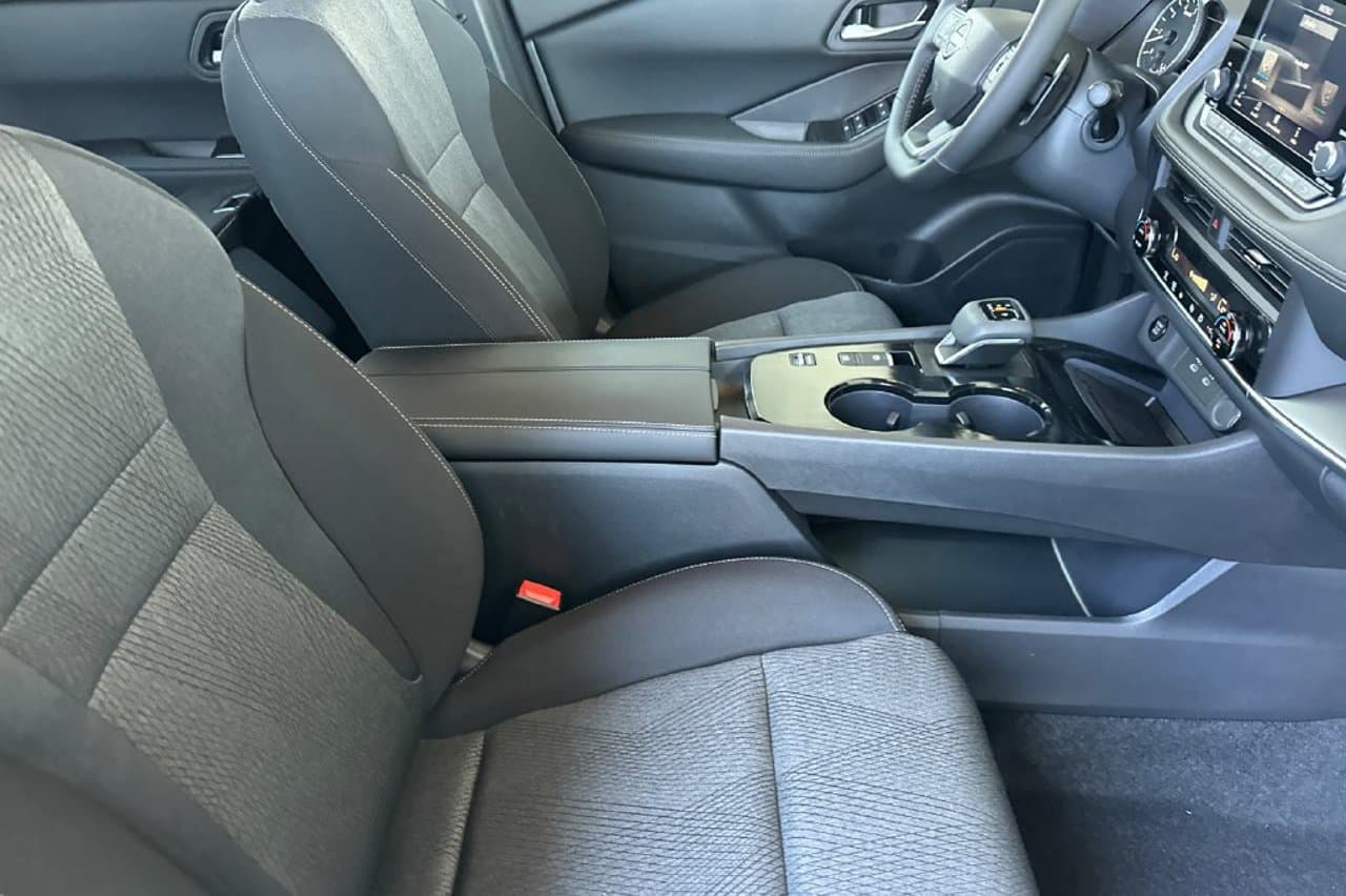 2026 Nissan Rogue SV 28