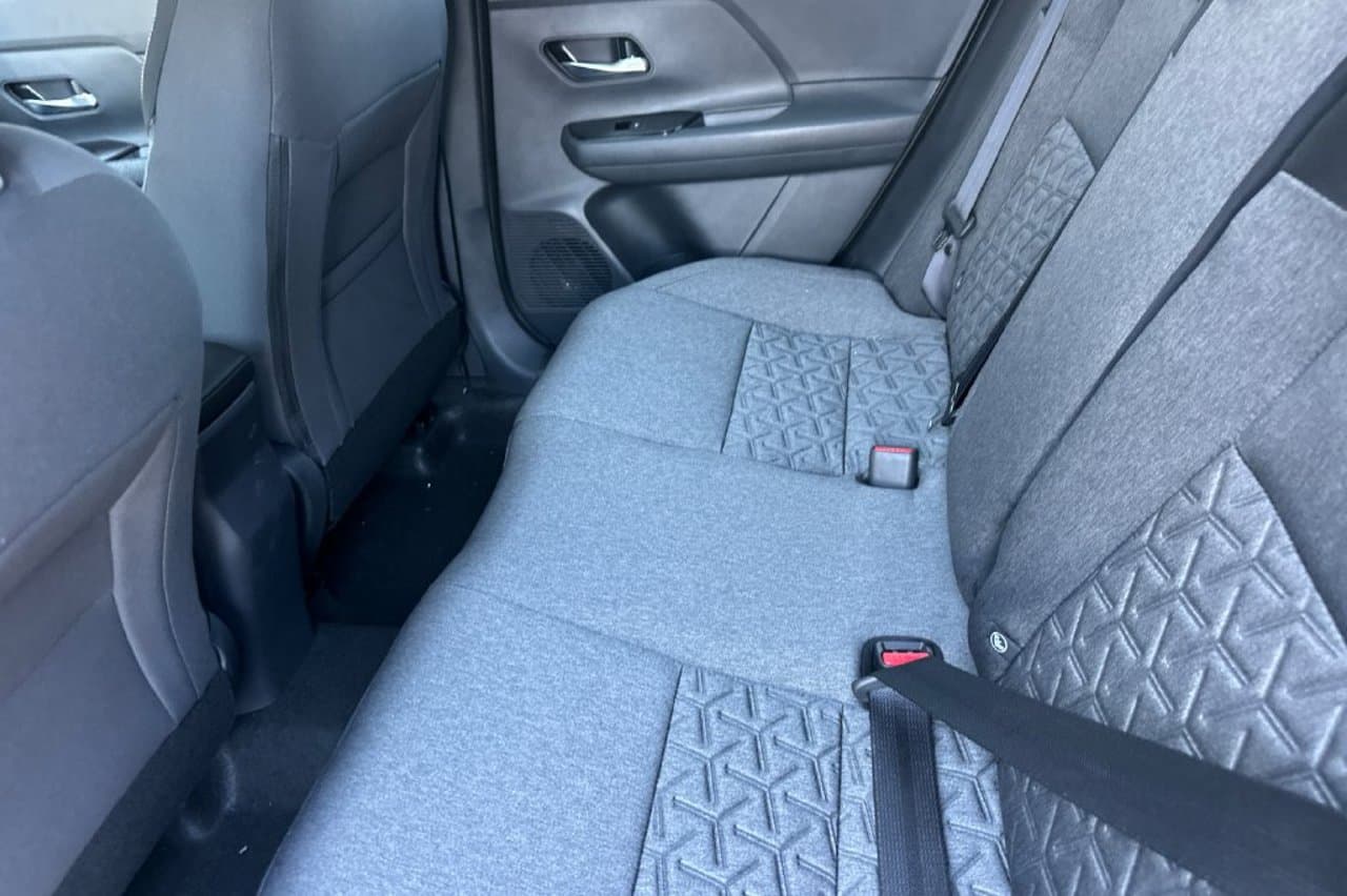 2027 Nissan Kicks SV 9
