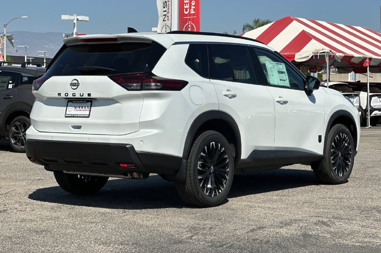 2026 Nissan Rogue Dark Armor 3
