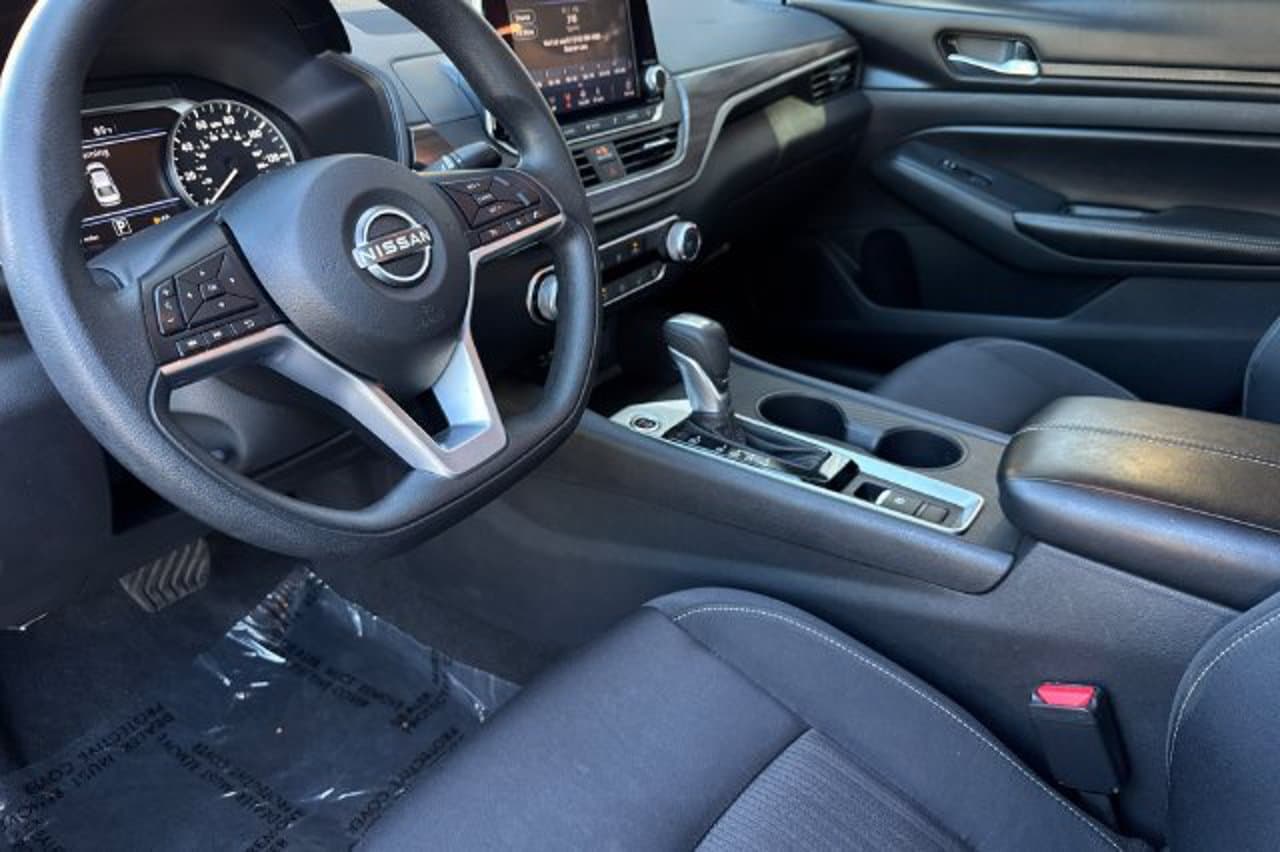 2025 Nissan Altima SV 8