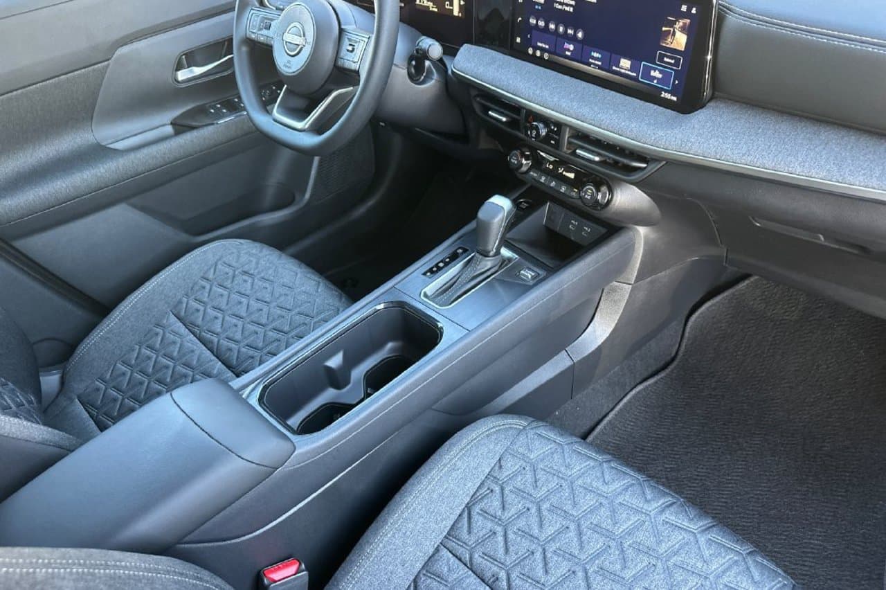 2027 Nissan Kicks SV 14