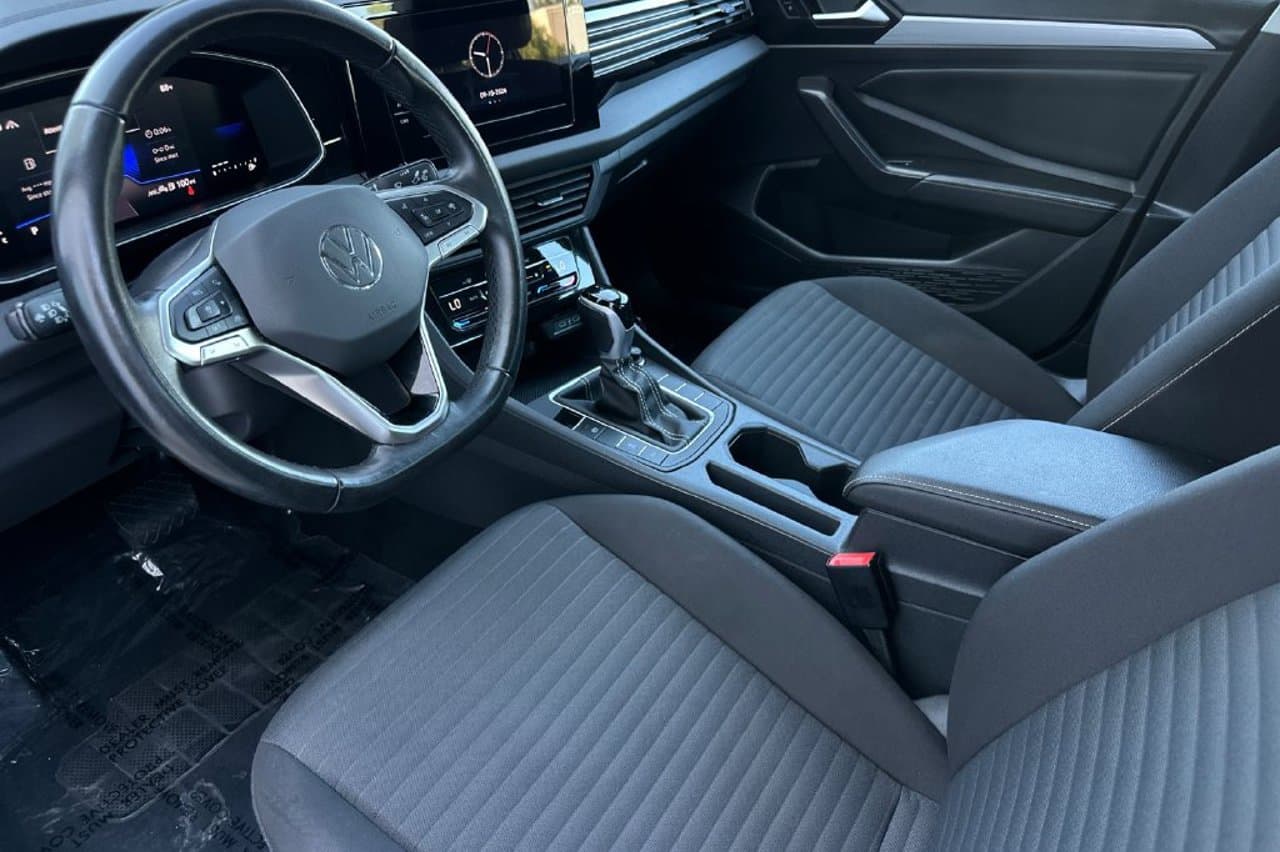 2025 Volkswagen Jetta S 8
