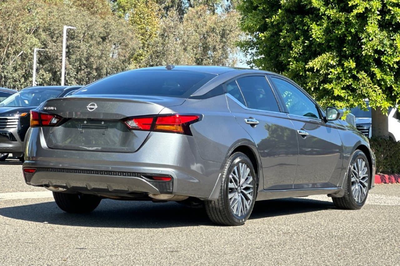 2025 Nissan Altima SV 4