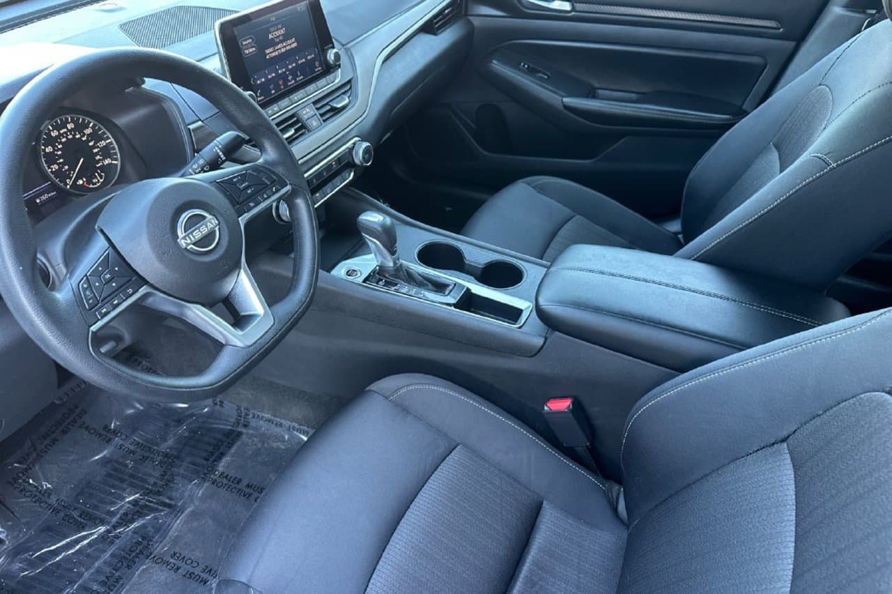 2025 Nissan Altima SV 8