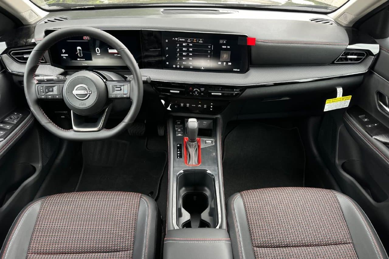 2027 Nissan Kicks SR 11