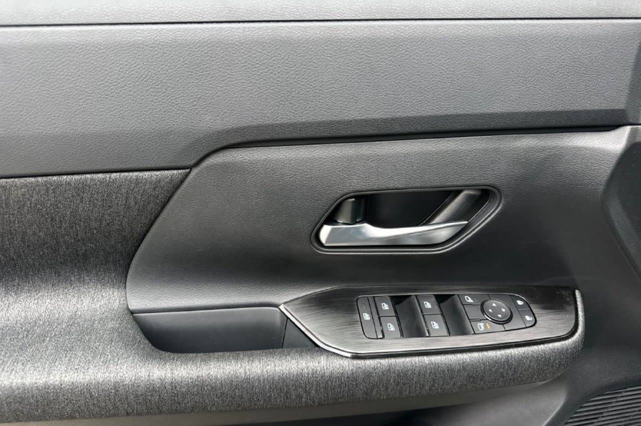 2027 Nissan Kicks SV 9