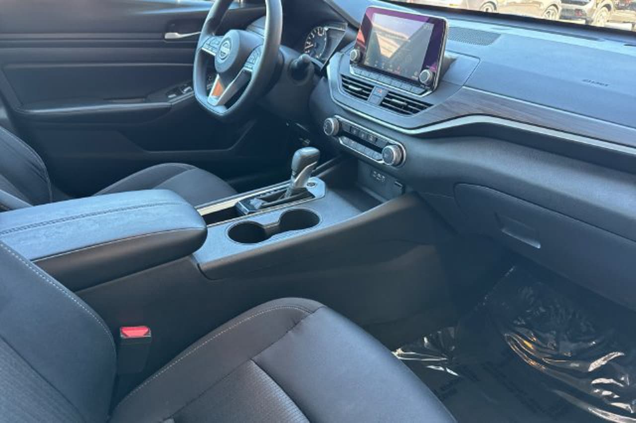 2025 Nissan Altima SV 13