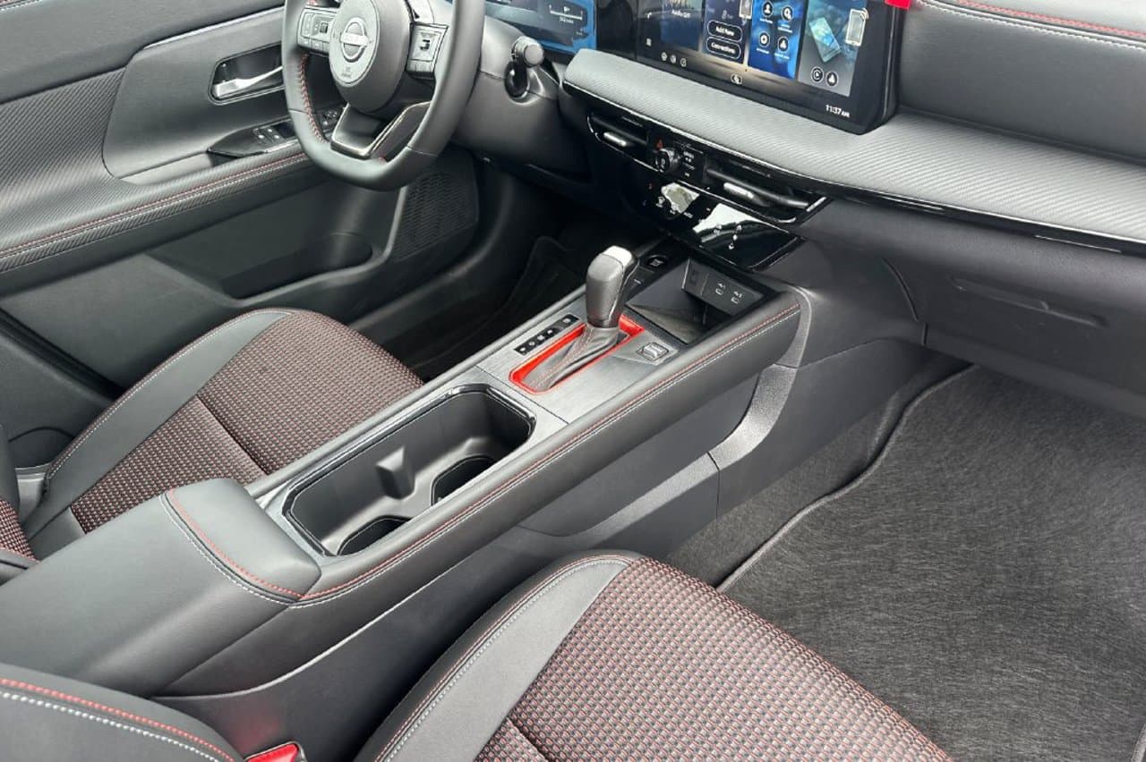 2027 Nissan Kicks SR 14